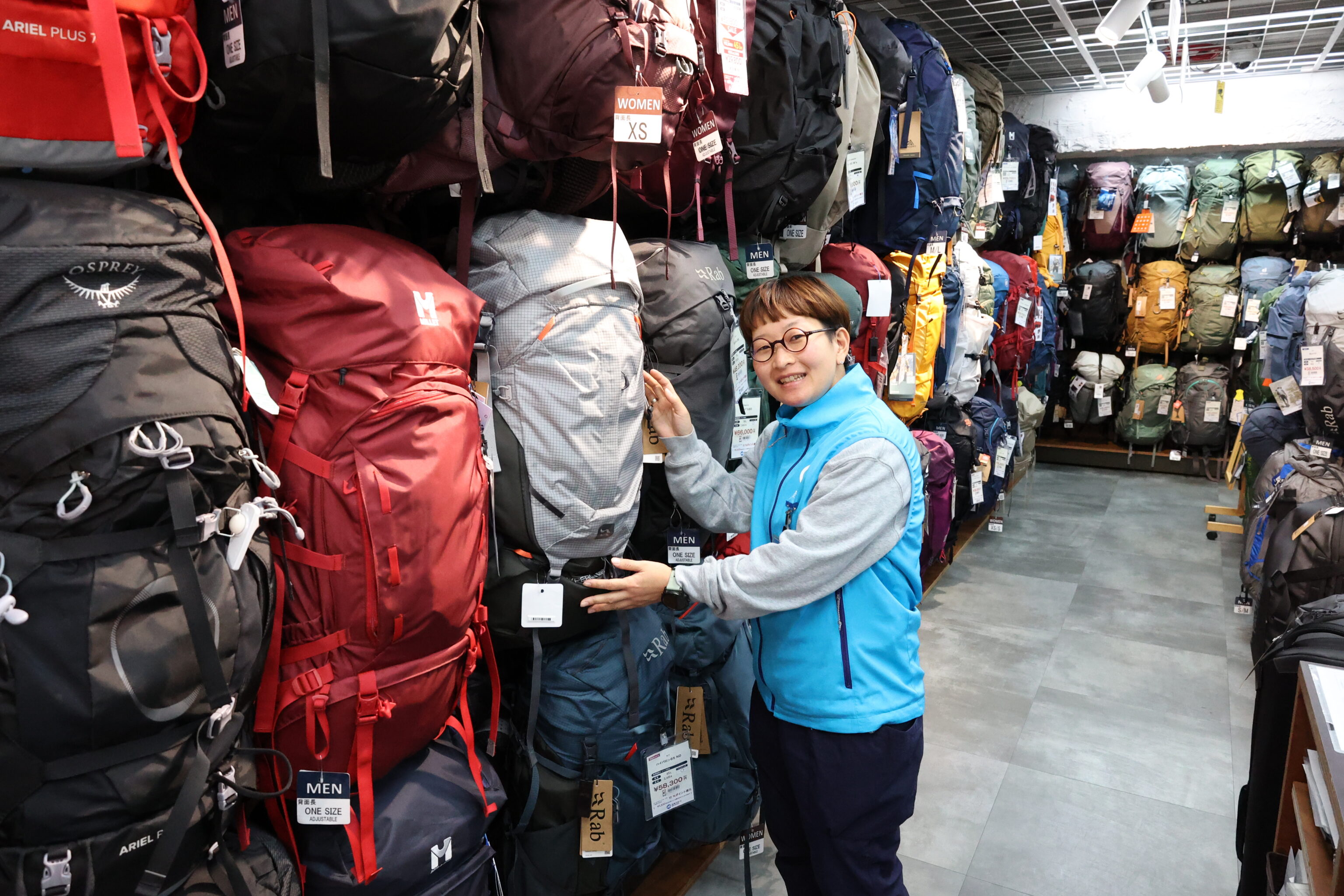 石井スポーツ ヨドバシ新宿西口店