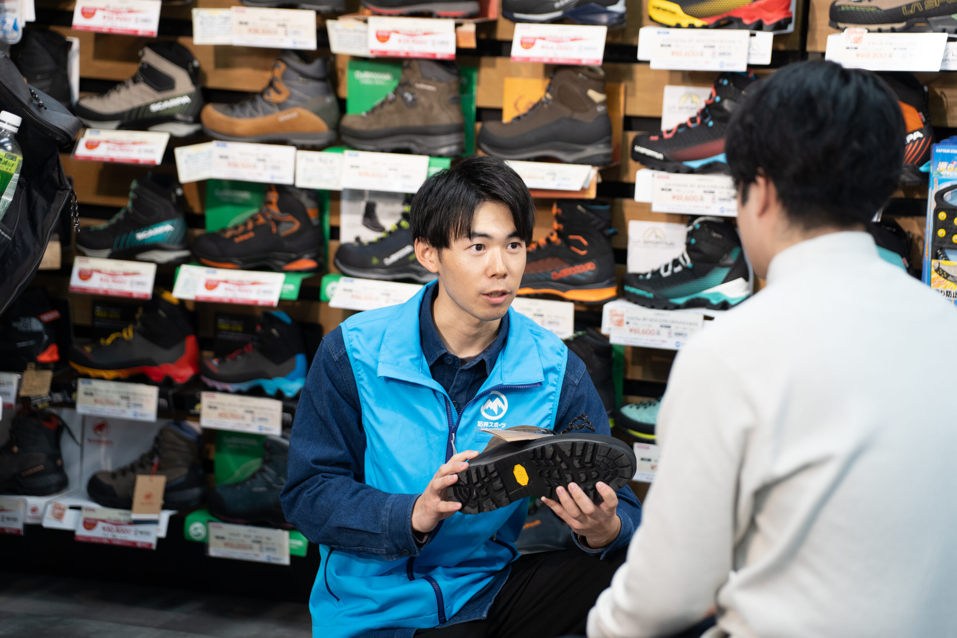 石井スポーツ ヨドバシ新宿西口店